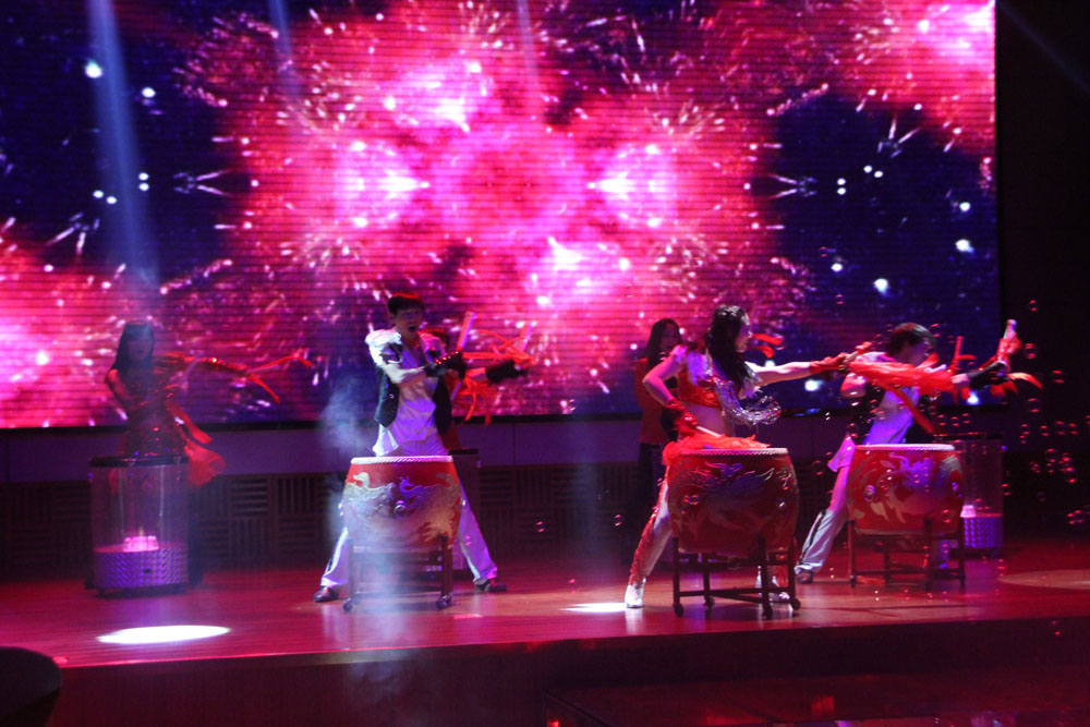 2013年1月新春晚會鑼鼓喧天